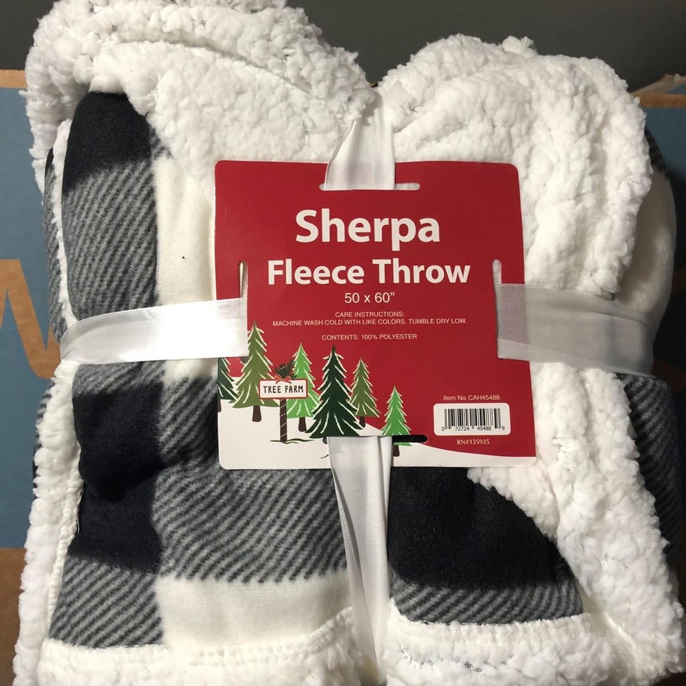 Sherpa Fleece Throw Blanket - Black and White